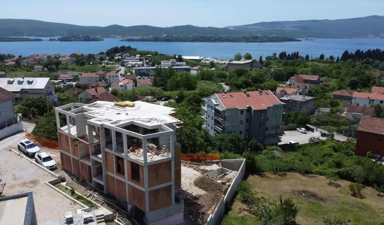 Prodaja, dvosoban stan, 90m², Tivat, Crna Gora