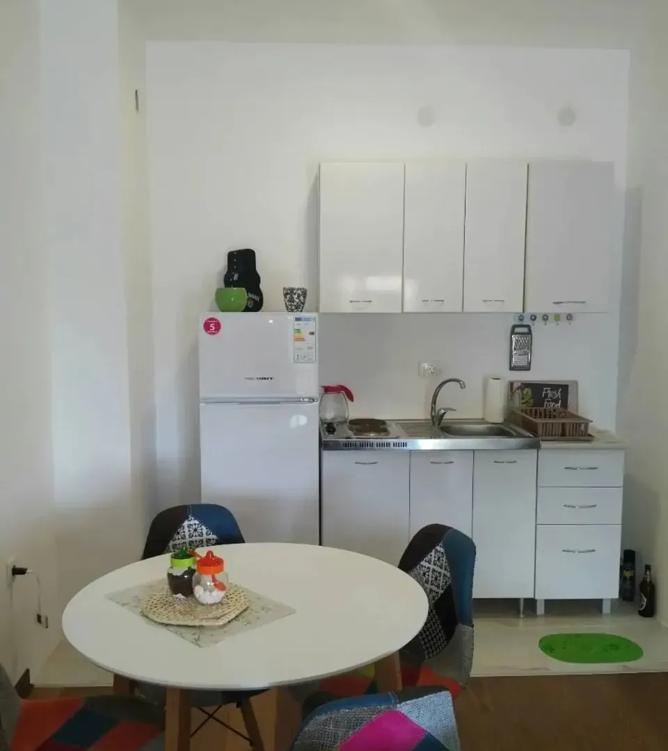 Rent, one bedroom apartment, 63m², Pržno, Budva