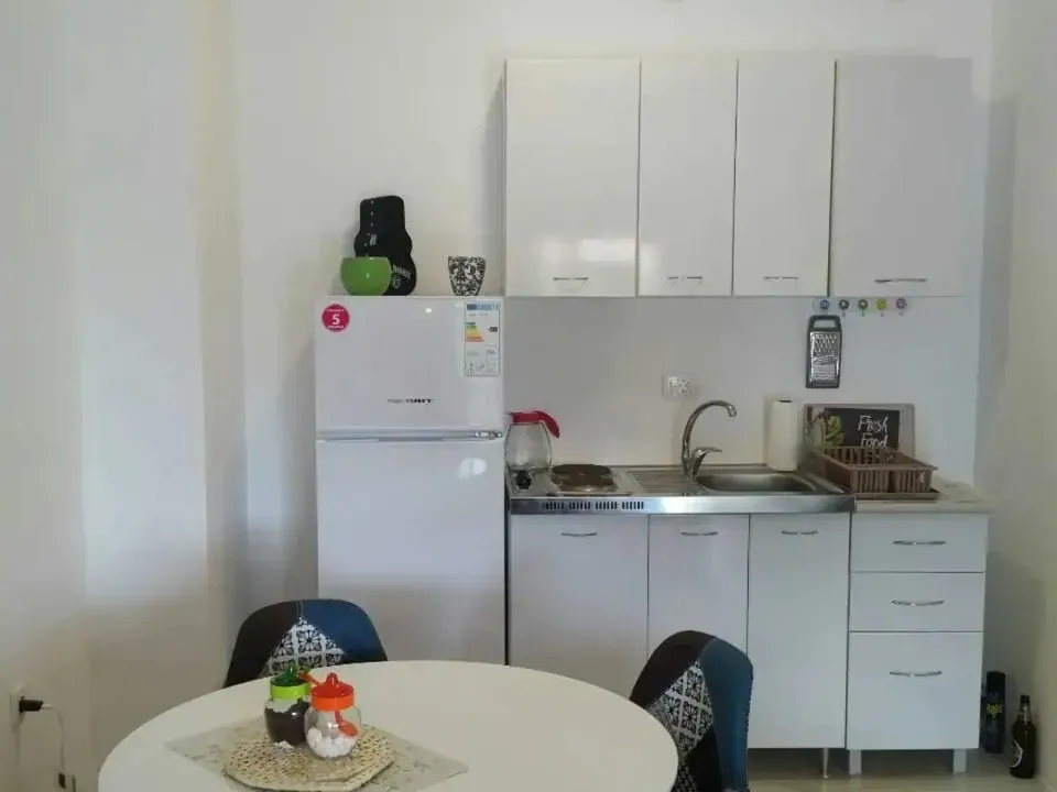 Rent, one bedroom apartment, 63m², Pržno, Budva