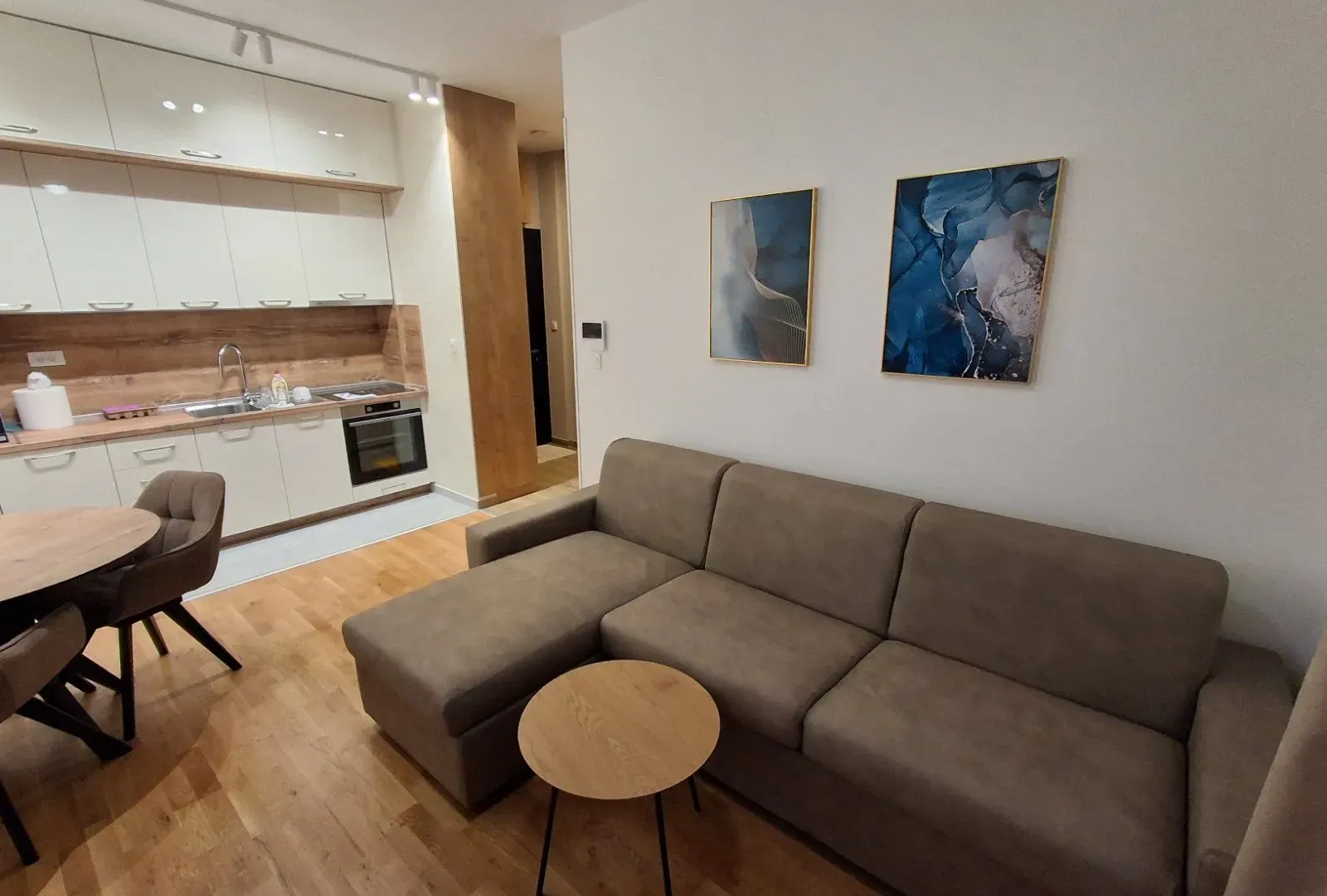 Izdavanje, jednosoban stan, 42m², Tološi, Podgorica
