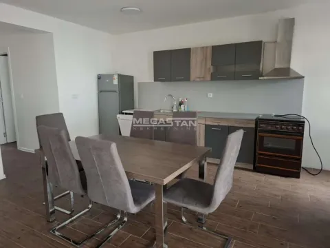 Izdavanje, kuća, 202m², Ledine, Beograd - image 5