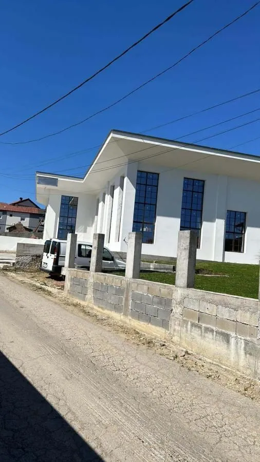 Izdavanje, poslovni prostor, 700m², Mali Mokri Lug, Zvezdara Sve Podlokacije