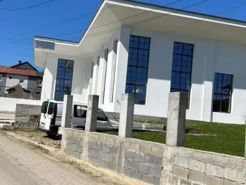 Izdavanje, poslovni prostor, 700m², Mali Mokri Lug, Zvezdara Sve Podlokacije