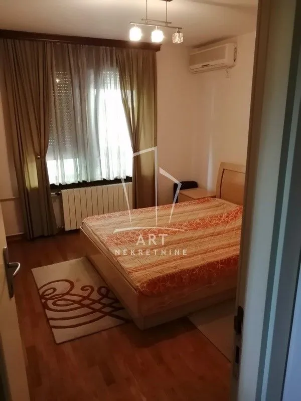 Prodaja, četvorosoban stan, 109m², Crveni Krst, Beograd