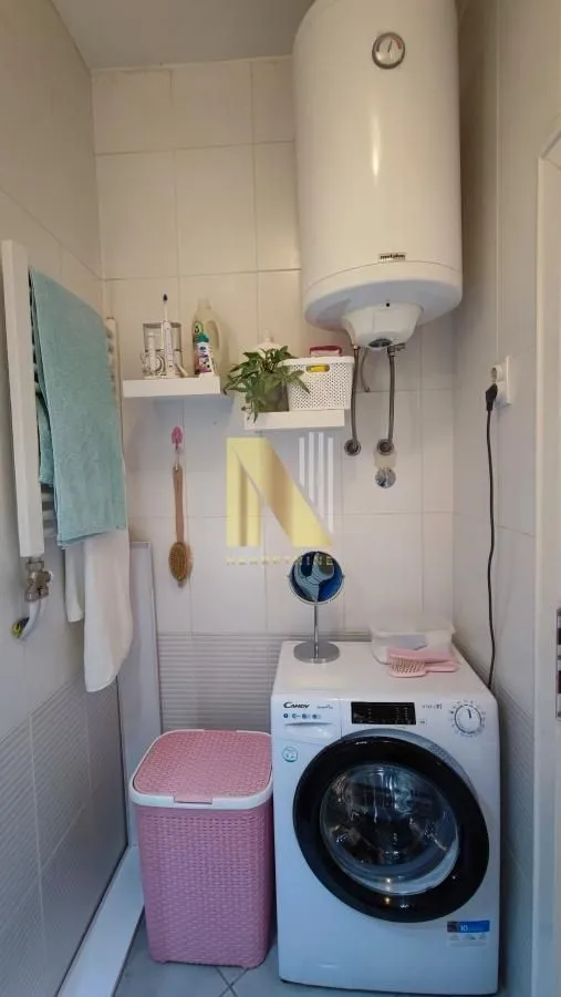 Izdavanje, dvosoban stan, 62m², Centar, Novi Sad