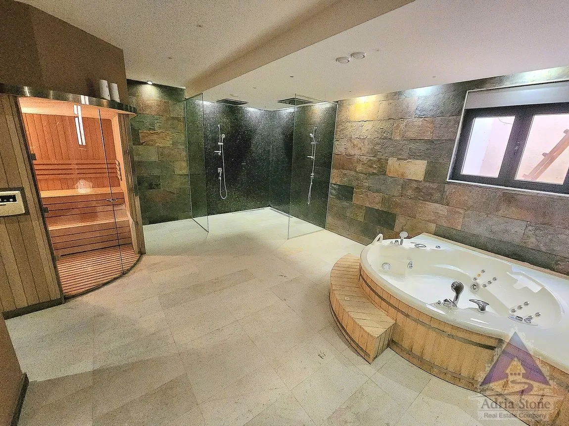 Sale, house, 304m², Blizikuće, Budva