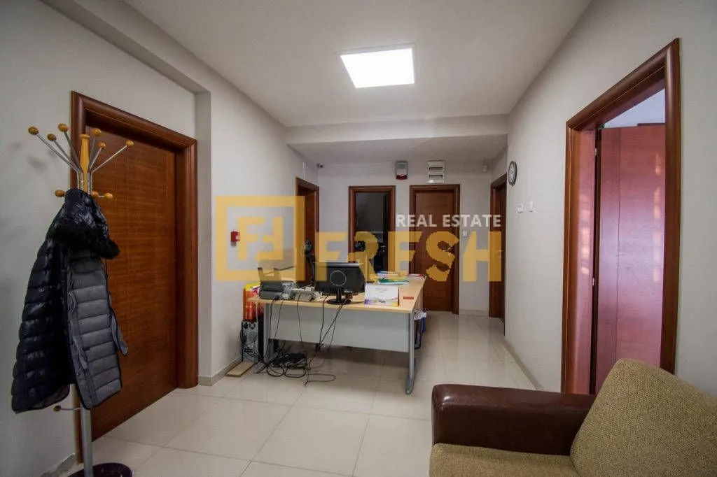 Sale, office space, 280m², Gorica C, Podgorica