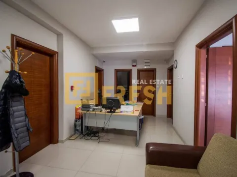 Sale, office space, 280m², Gorica C, Podgorica - image 2