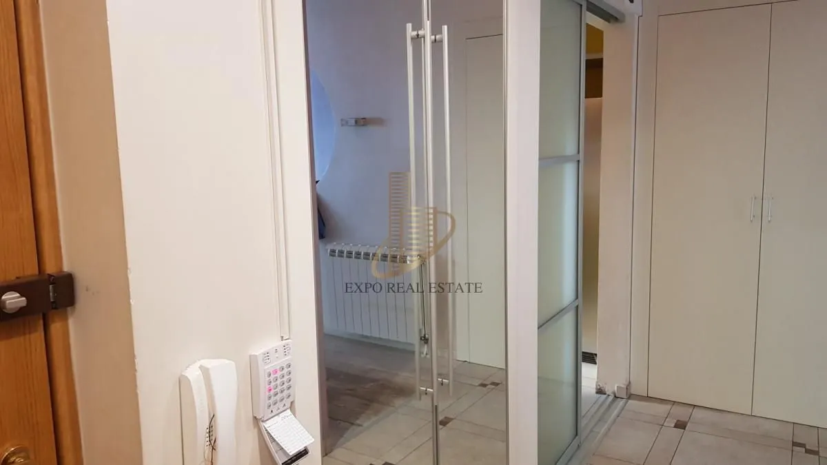 Prodaja, stan, 174m², Sajmište, Novi Sad