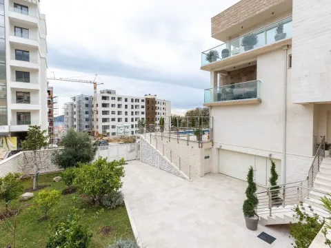 Sale, house, 400m², Bečići, Budva - image 15