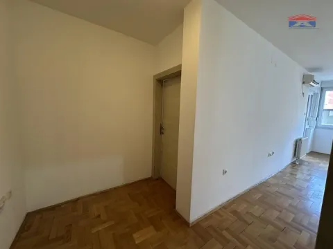 Izdavanje, jednosoban stan, 45m², Grbavica, Novi Sad Sve Podlokacije - image 5