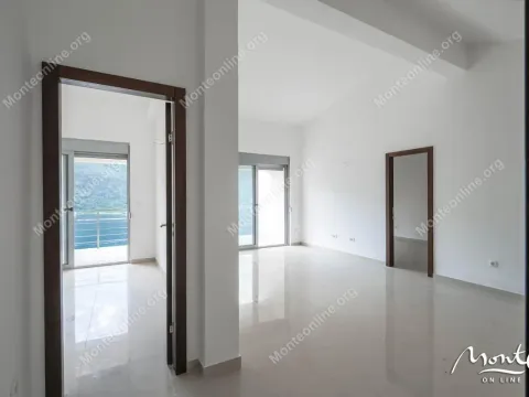 Sale, three bedroom apartment, 103m², Dobrota, Kotor - image 22