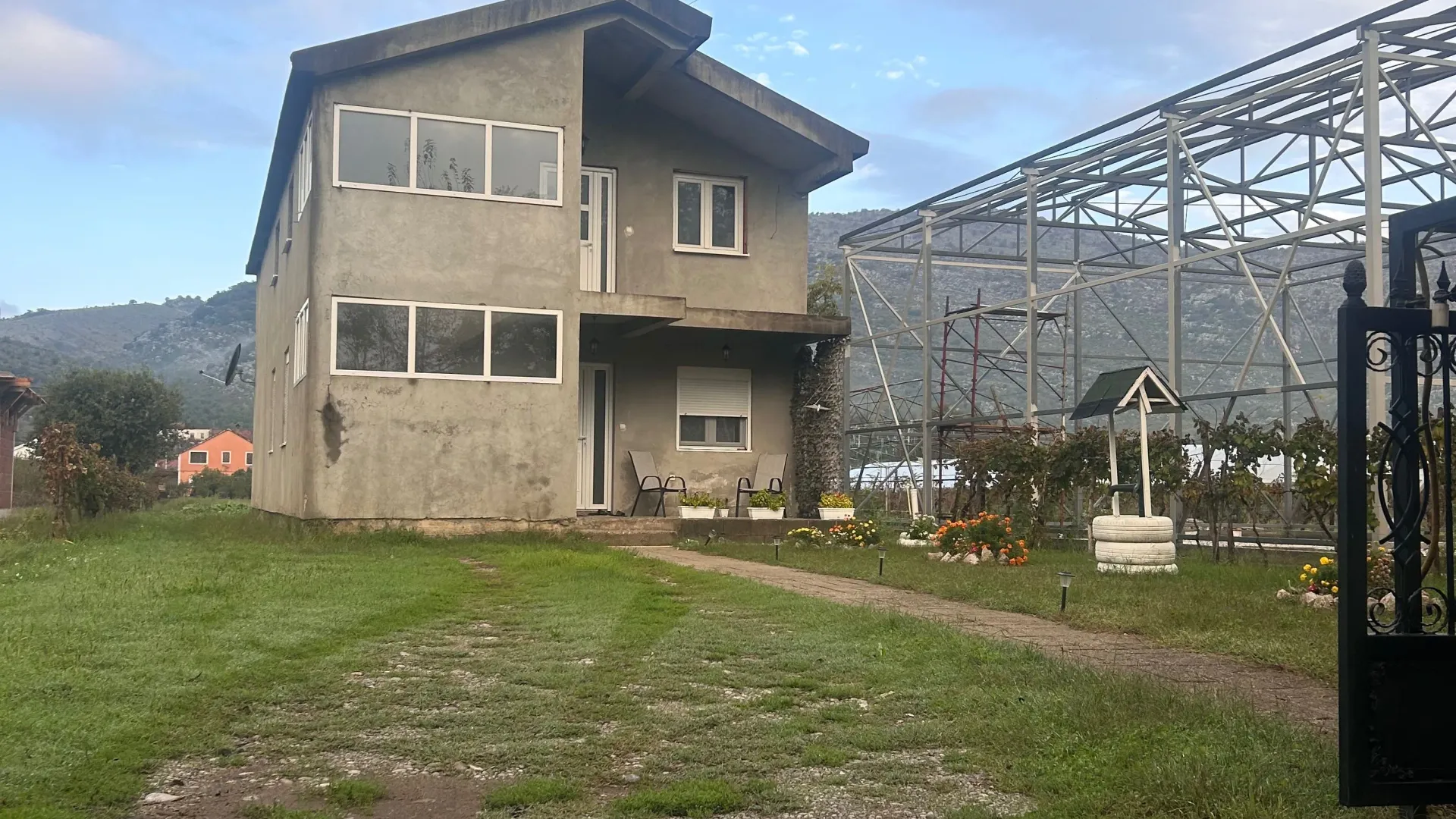 Prodaja, kuća, 200m², Donji Kokoti, Podgorica