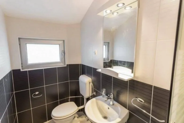 Sale, three bedroom apartment, 110m², Kotor, Crna Gora