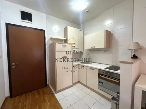 Izdavanje, garsonjera, 34m², City Kvart, Podgorica - image 8