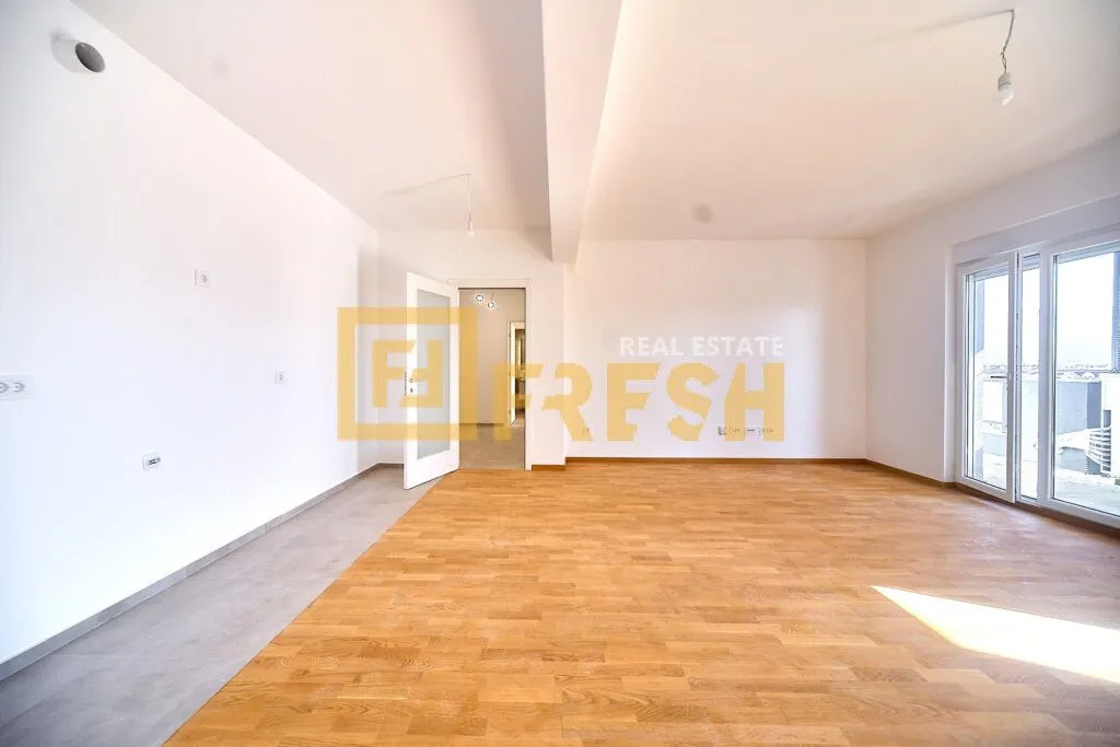 Prodaja, trosoban stan, 104m², Stari Aerodrom, Podgorica