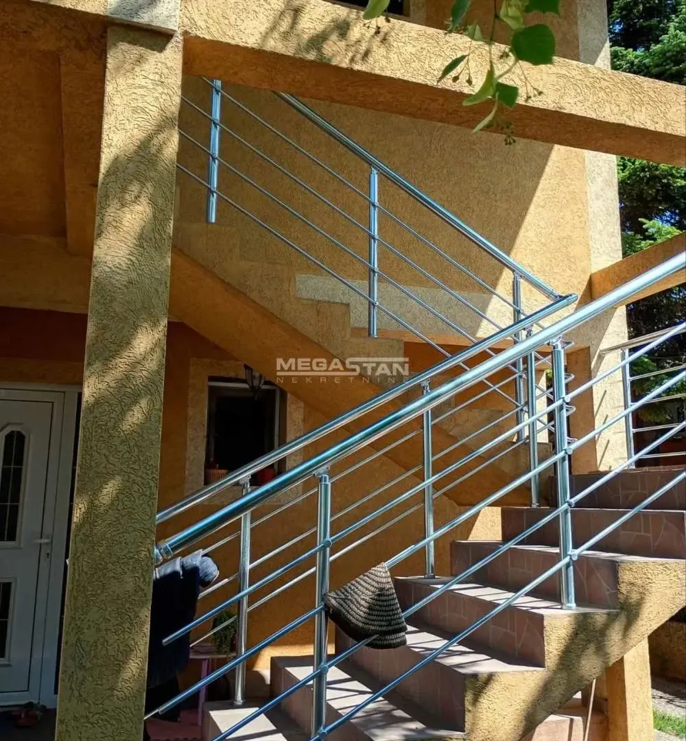 Sale, house, 185m², Surčin, Beograd