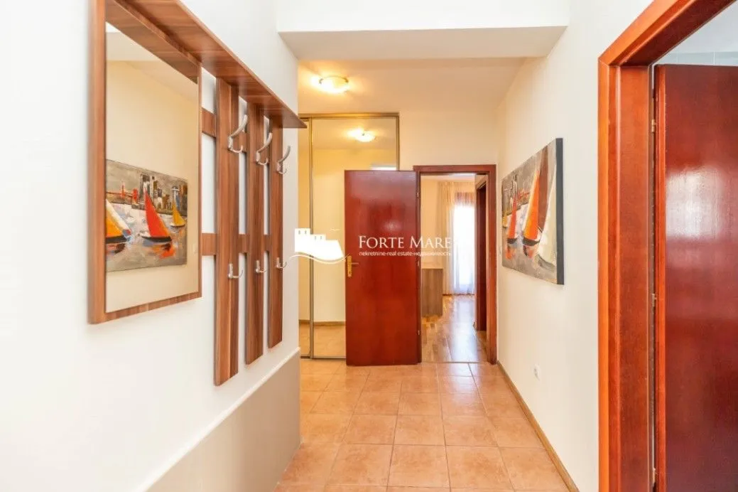 Prodaja, dvosoban stan, 80m², Đenovići, Herceg Novi