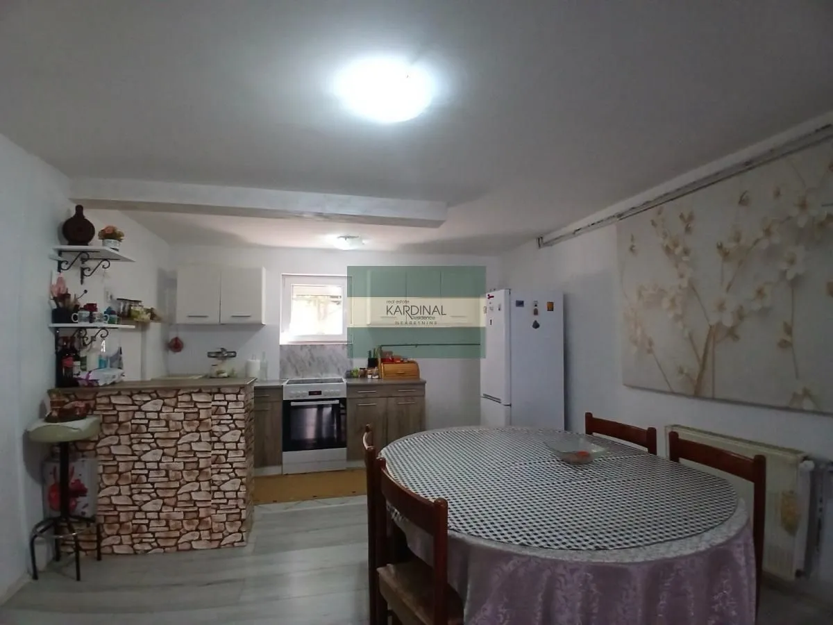 Prodaja, kuća, 226m², Tavrića obori, Jagodina
