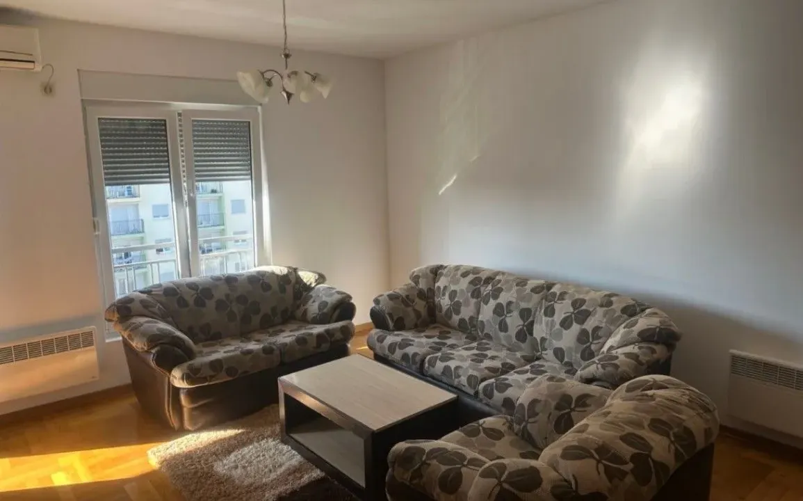 Izdavanje, jednosoban stan, 54m², Pobrežje, Podgorica