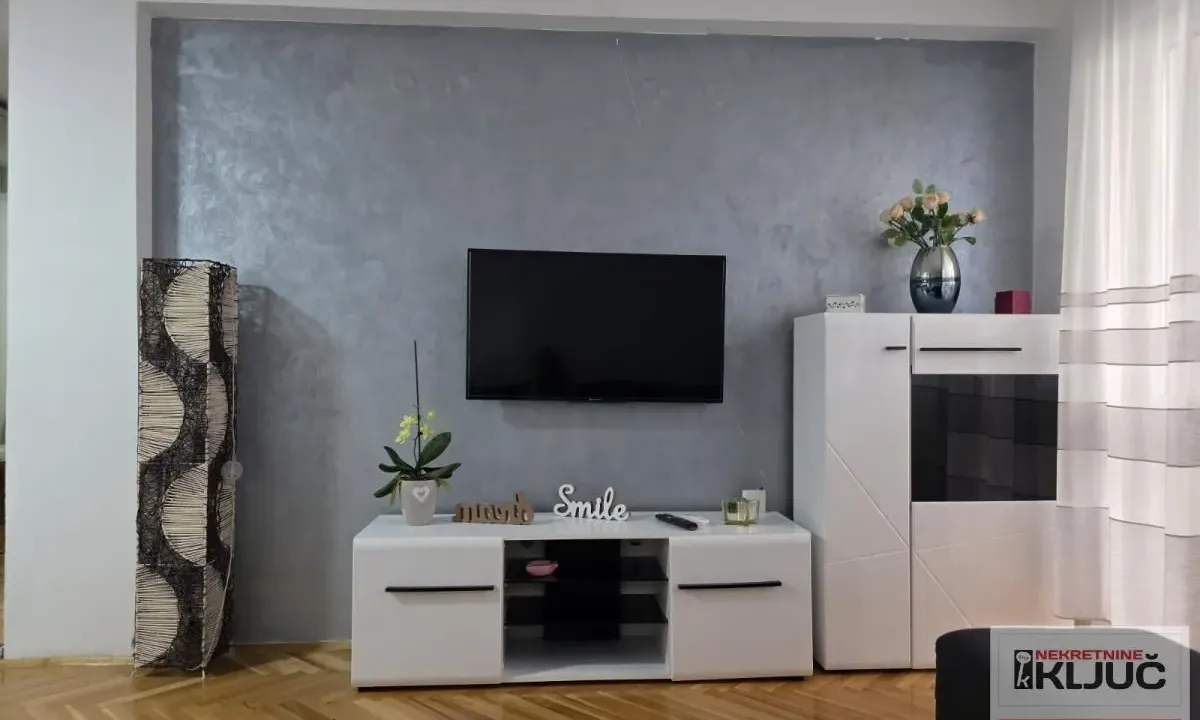 Rent, two bedroom apartment, 55m², Bulevar Oslobodjenja, Novi Sad Sve Podlokacije