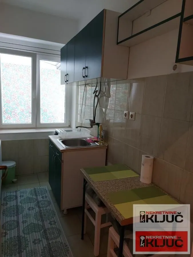 Izdavanje, jednosoban stan, 32m², Centar, Novi Sad