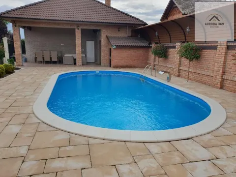 Prodaja, kuća, 215m², Ogar, Pećinci - image 1
