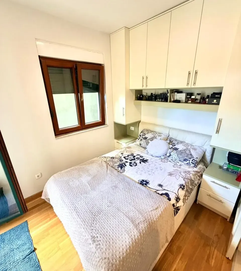 Izdavanje, jednosoban stan, 50m², Savina, Herceg Novi
