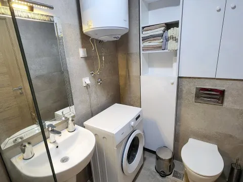 Izdavanje, dvosoban stan, 60m², Bečići, Budva - image 14