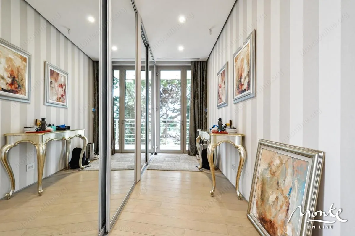Sale, two bedroom apartment, 179m², Budva, Crna Gora