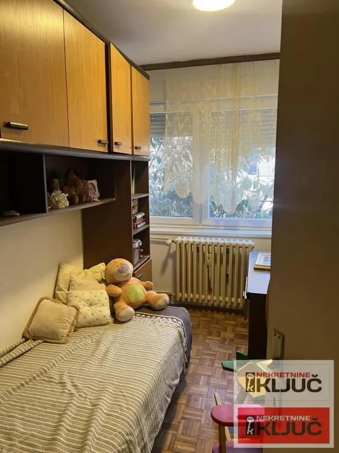 Prodaja, trosoban stan, 75m², Petrovaradin, Novi Sad