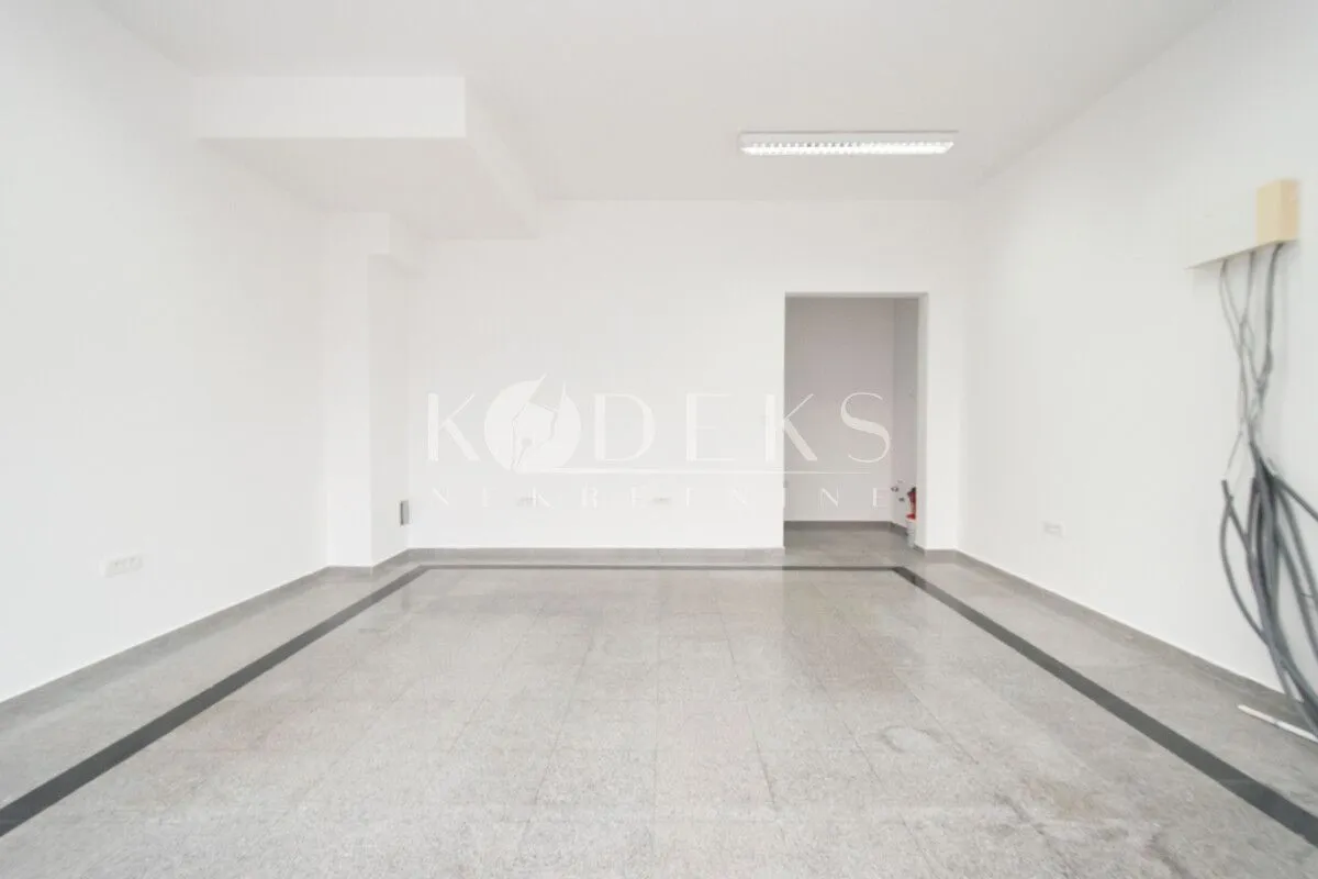 Izdavanje, poslovni prostor, 43m², Stari Aerodrom, Podgorica