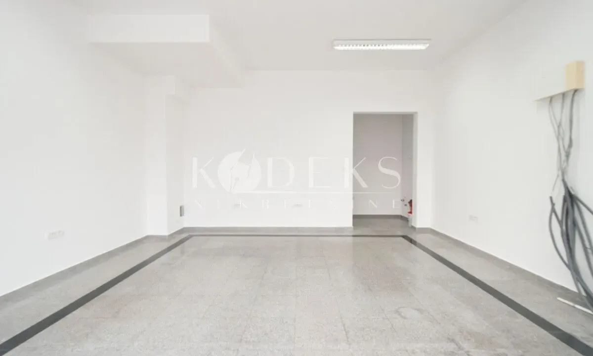 Izdavanje, poslovni prostor, 43m², Stari Aerodrom, Podgorica