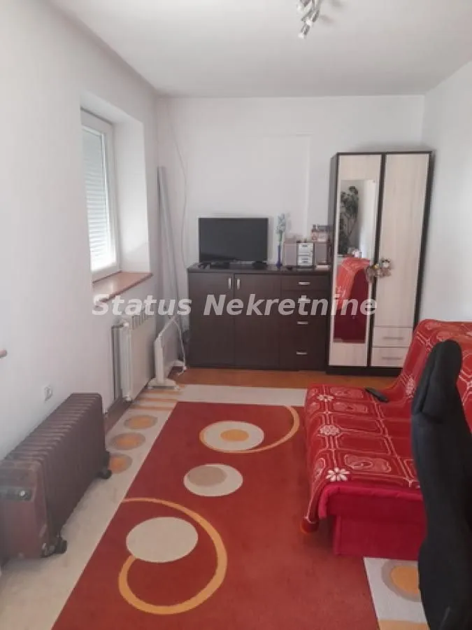 Prodaja, četvorosoban stan, 160m², Lipov gaj, Novi Sad Sve Podlokacije