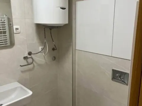 Izdavanje, jednosoban stan, 50m², City Kvart, Podgorica - image 8