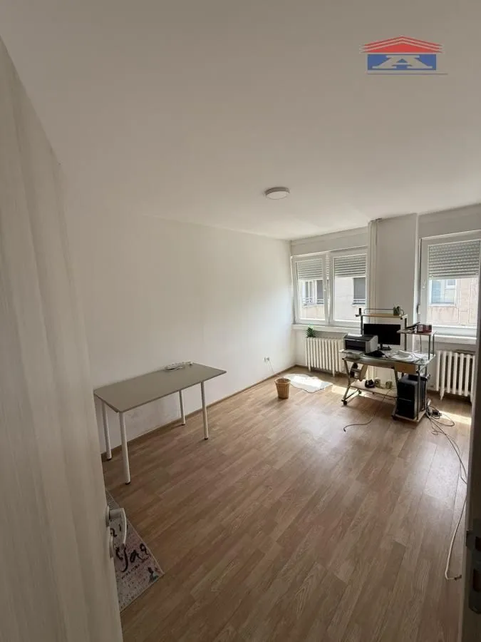 Rent, three bedroom apartment, 85m², Bulevar Oslobodjenja, Novi Sad Sve Podlokacije
