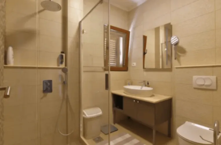 Rent, house, 300m², Reževići, Budva