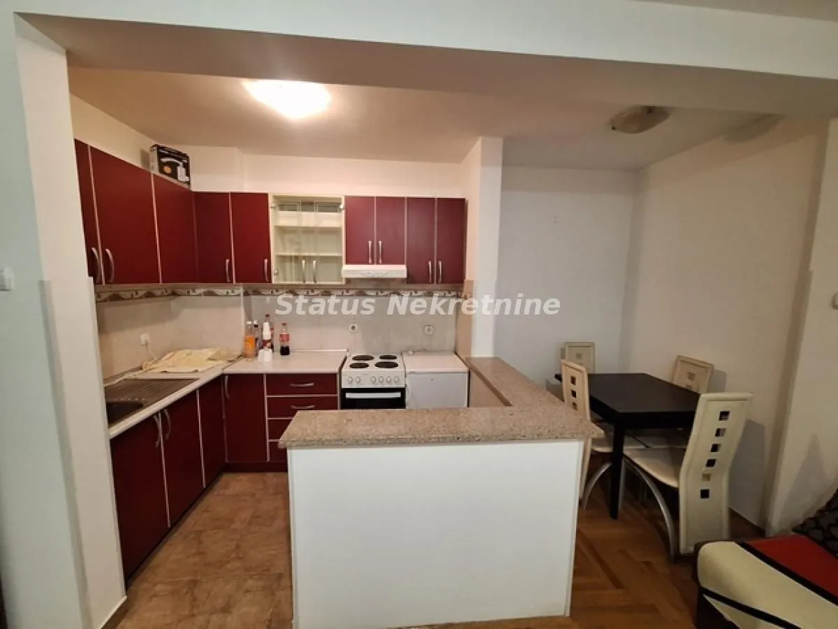 Izdavanje, dvosoban stan, 42m², Sajmište, Novi Sad