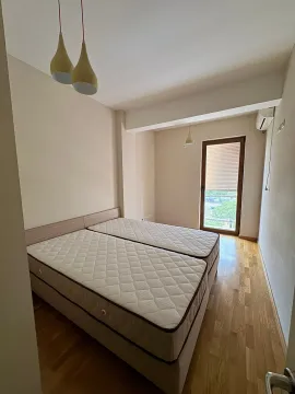Rent, three bedroom apartment, 95m², Budva, Crna Gora - image 8