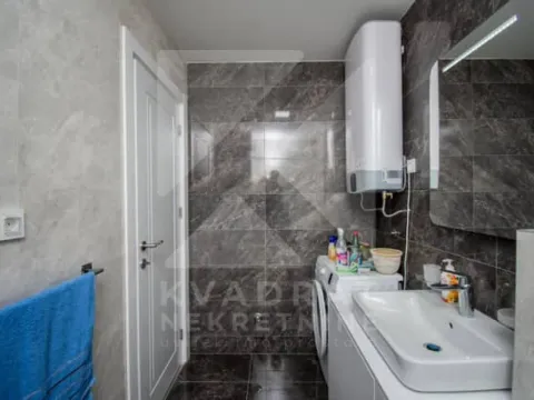 Izdavanje, jednosoban stan, 50m², Tološka šuma, Podgorica - image 13