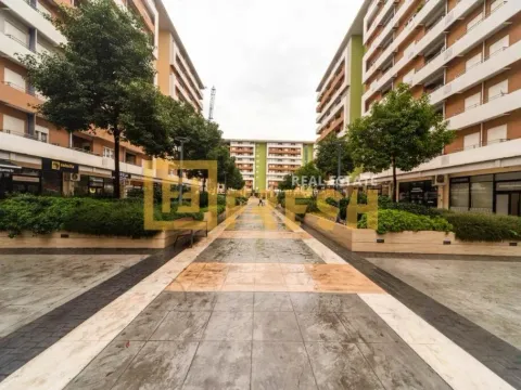 Izdavanje, dvosoban stan, 70m², City Kvart, Podgorica - image 12