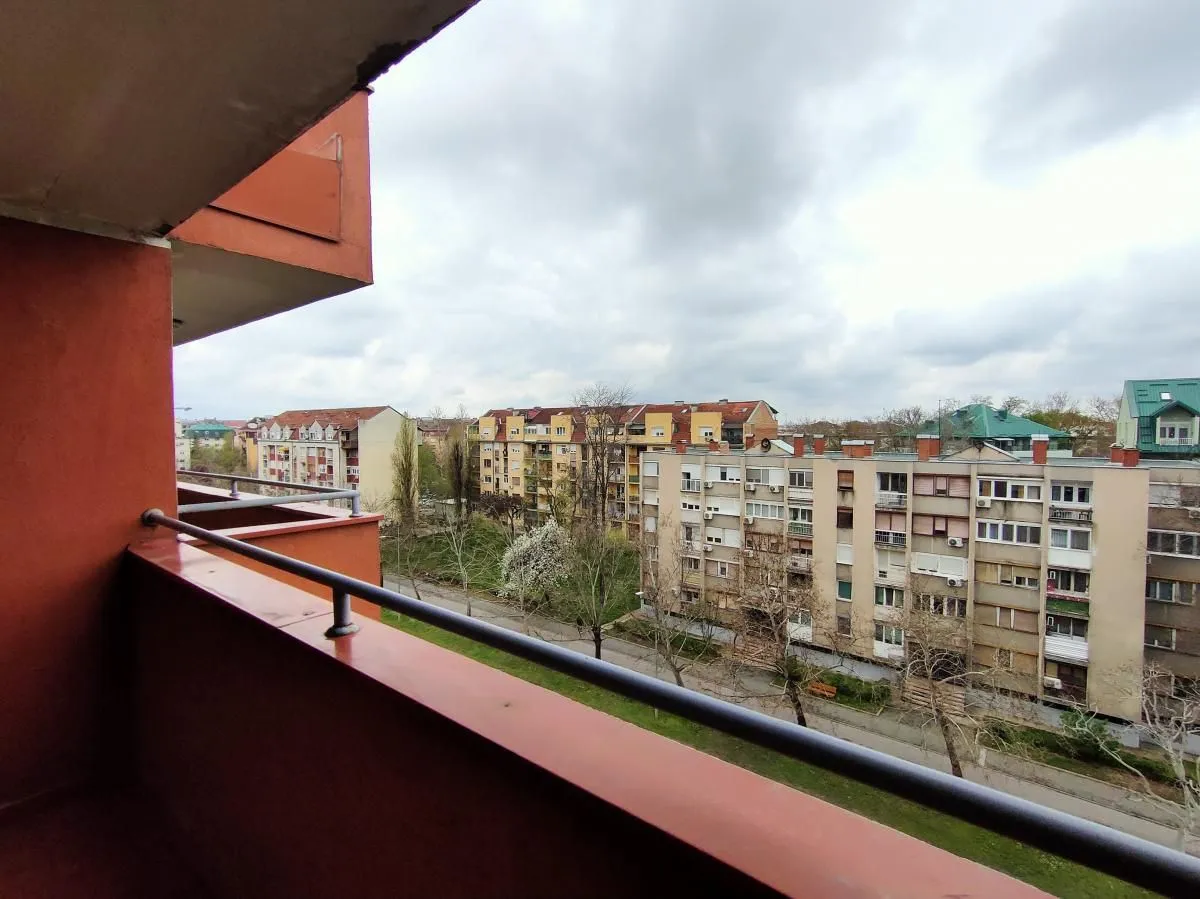 Izdavanje, četvorosoban stan, 103m², Nova Detelinara, Novi Sad Sve Podlokacije