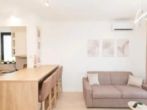 Izdavanje, jednosoban stan, 40m², Centar, Tivat - image 10