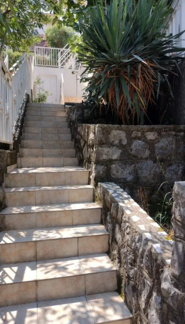 Prodaja, kuća, 168m², Krašići, Tivat