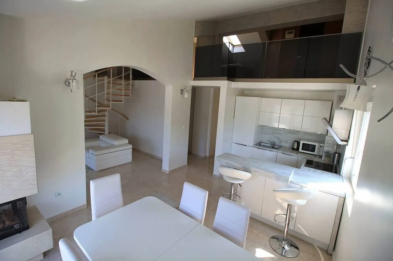 Prodaja, trosoban stan, 112m², Topla, Herceg Novi