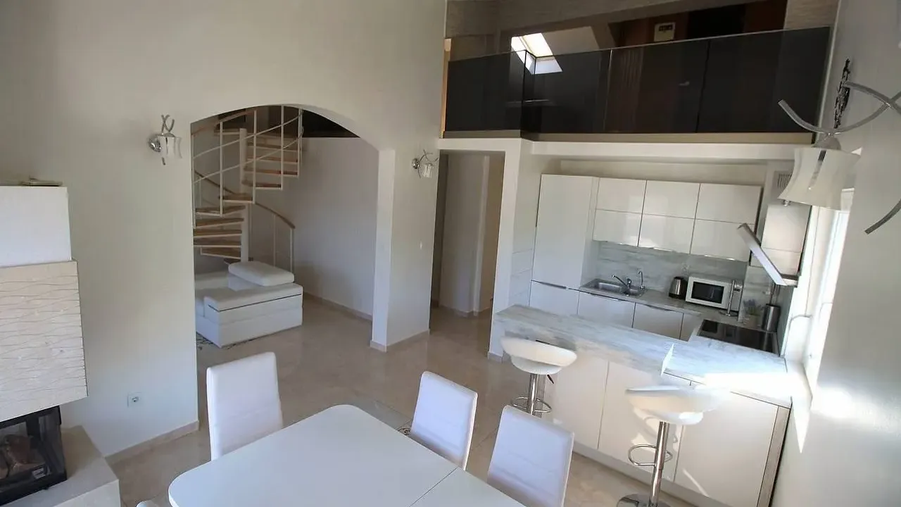 Sale, three bedroom apartment, 112m², Topla, Herceg Novi
