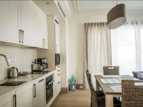 Sale, two bedroom apartment, 107m², Tivat, Crna Gora - image 5