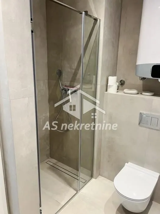 Izdavanje, dvosoban stan, 52m², Vračar Sve Podlokacije, Beograd