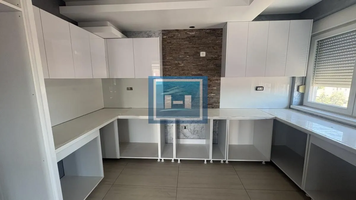 Prodaja, stan, 153m², Centar, Jagodina