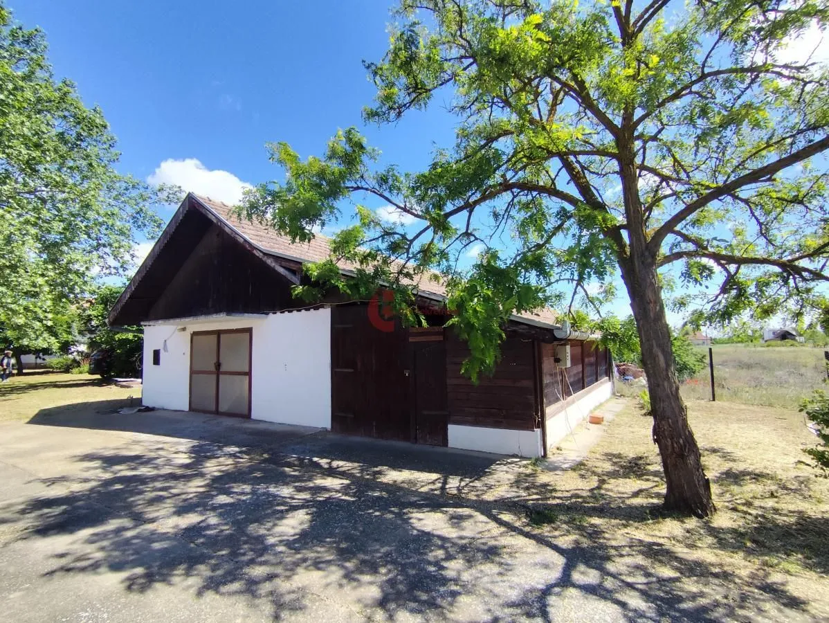 Prodaja, kuća, 880m², Bački Vinogradi, Subotica